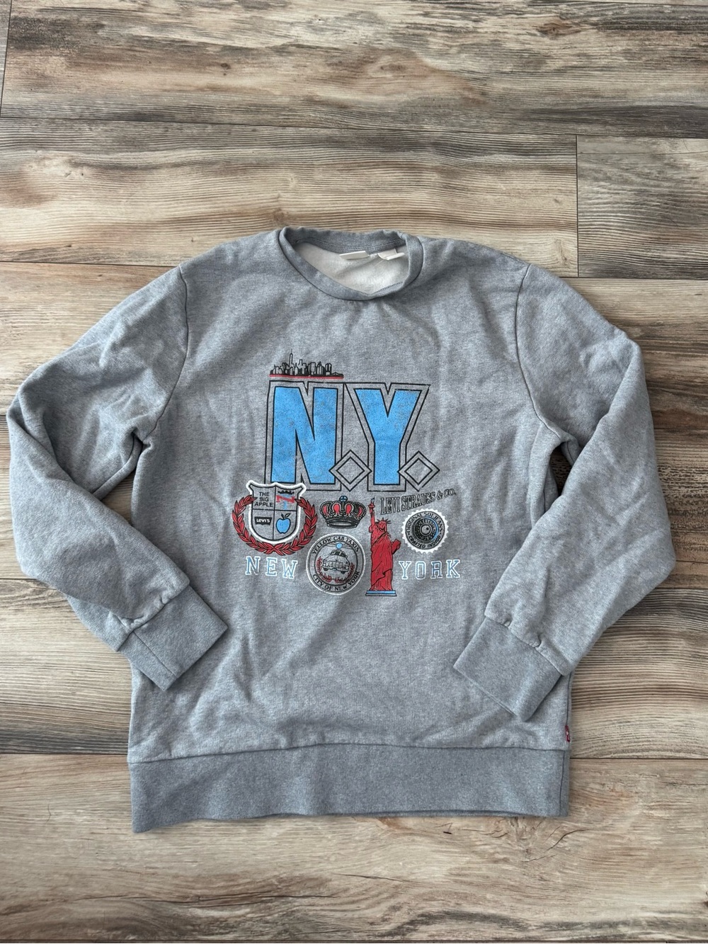 Levi’s New York City Graphic Gray Crewneck Medium